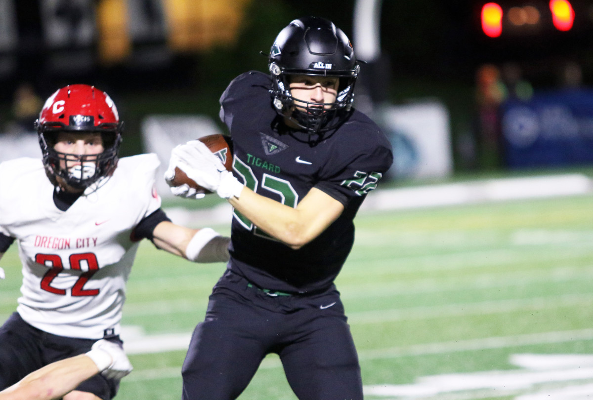 a Oregon City Tigard football Oregon September 29 2023 Dan Brood 32